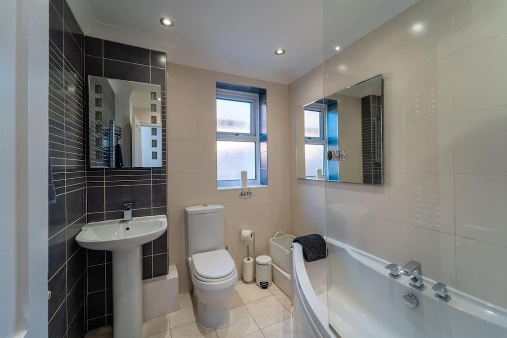 A Beautiful And Stylish 2 Bed Flat Close To Beach Борнмут Екстер'єр фото